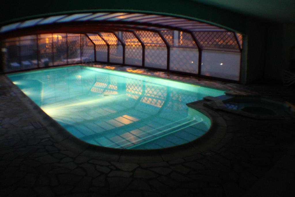 Hotel De La Pomme De Pin 布科·莱斯白老城 外观 照片