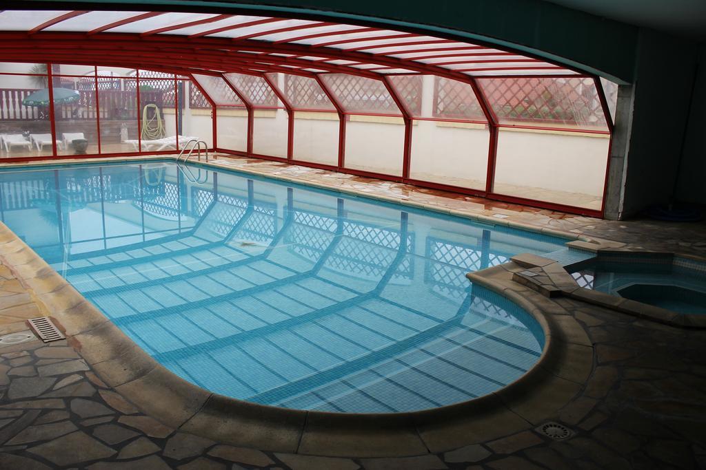 Hotel De La Pomme De Pin 布科·莱斯白老城 外观 照片