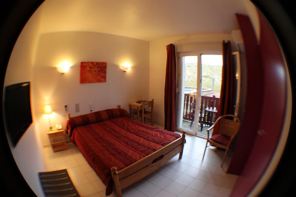 Hotel De La Pomme De Pin 布科·莱斯白老城 客房 照片