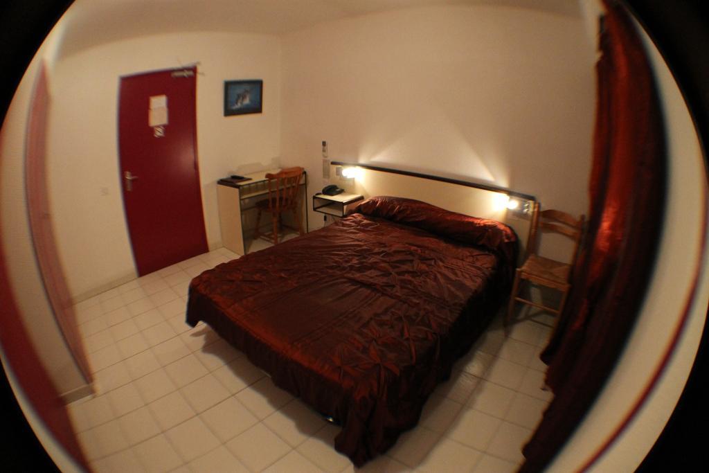 Hotel De La Pomme De Pin 布科·莱斯白老城 客房 照片
