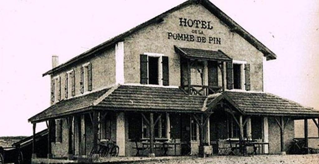 Hotel De La Pomme De Pin 布科·莱斯白老城 外观 照片
